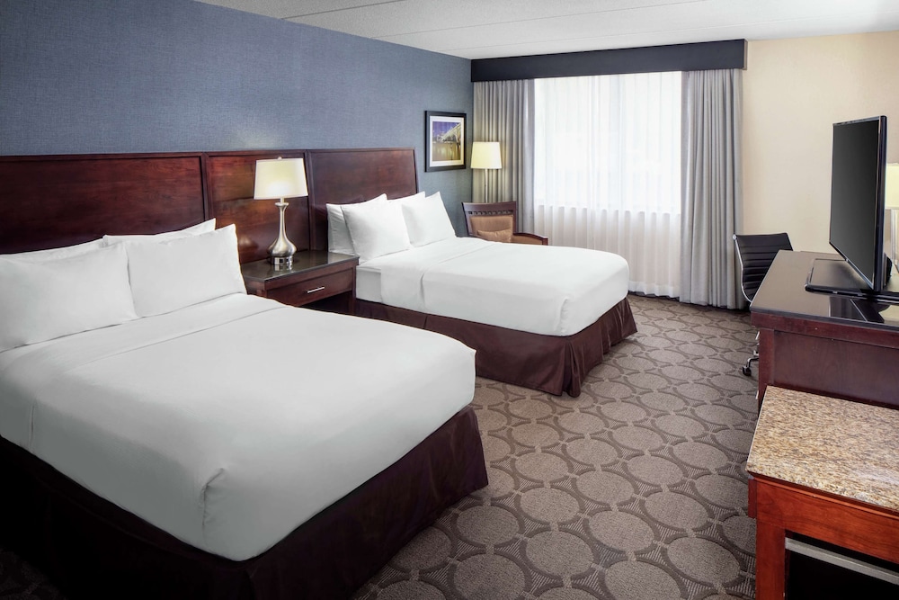 room, 2 double beds, pool view