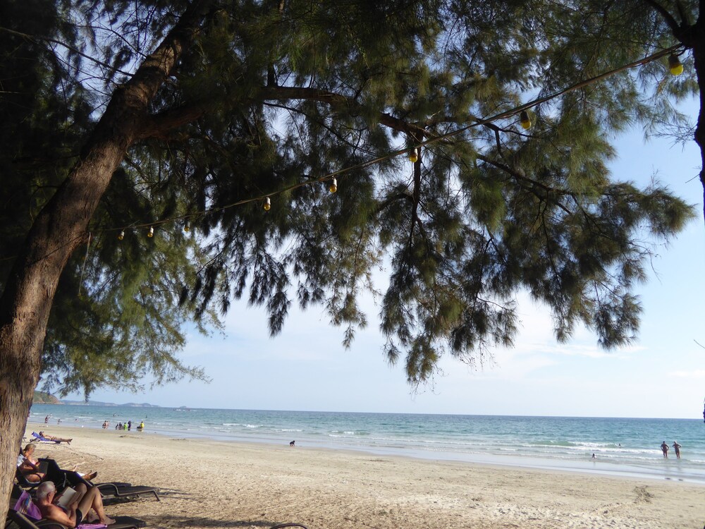 Tropicana Beach Villa At Vip Resort 40/50