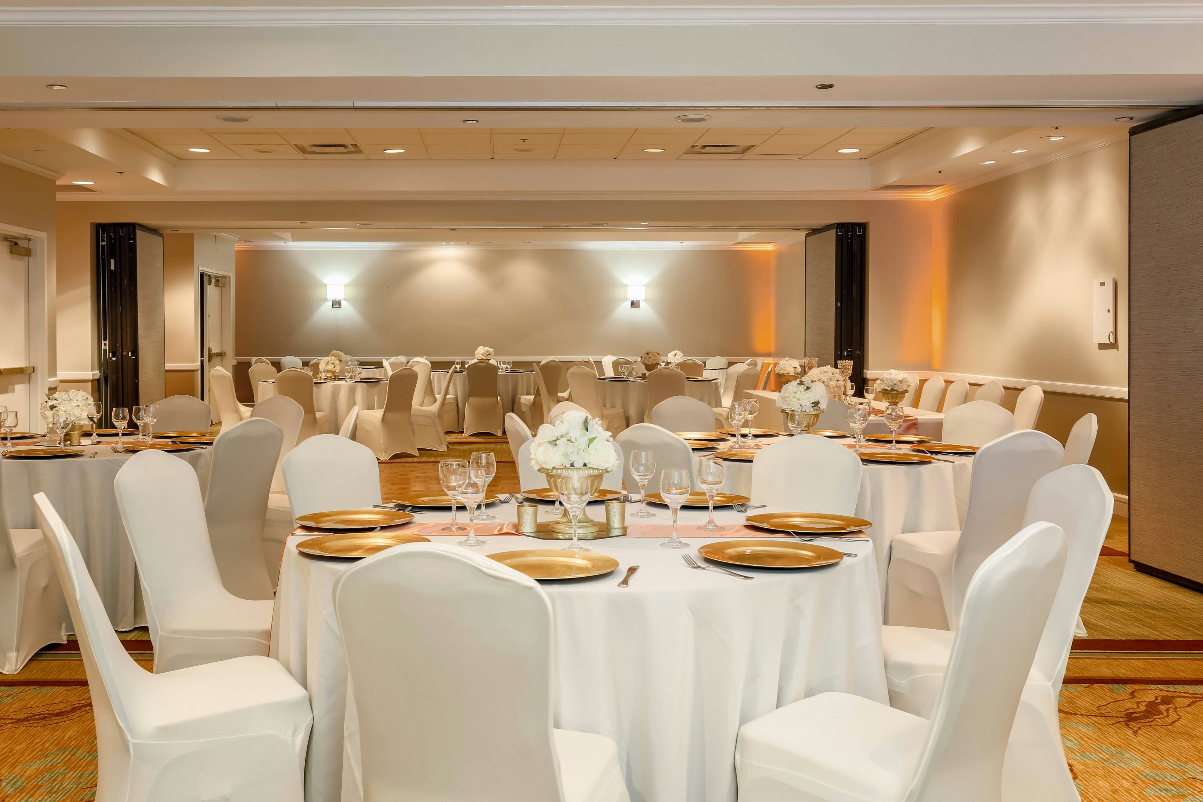 Sheraton Suites Market Center 43/49