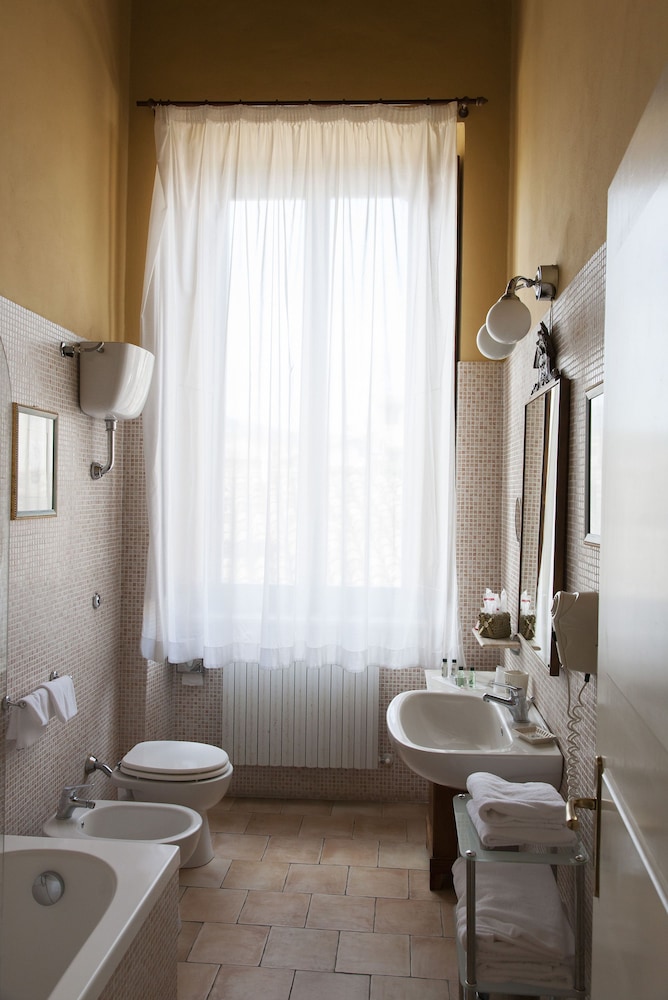 Palazzo Guiderocchi 26/48