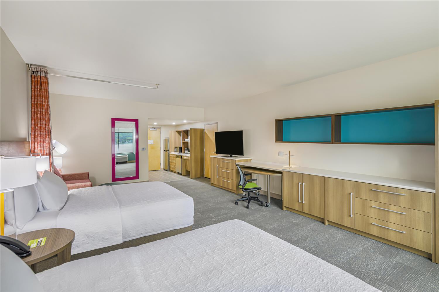 Studio, 2 Queen Beds, Water View, Bathtub