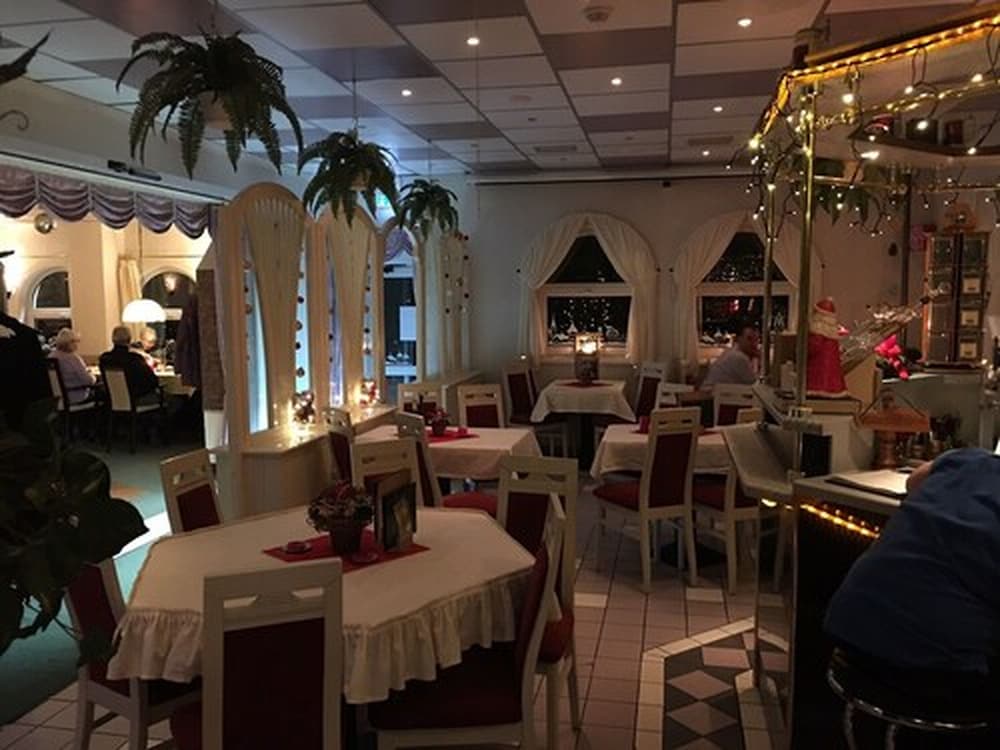 Hotel & Restaurant Park-Cafe Isa 39/50