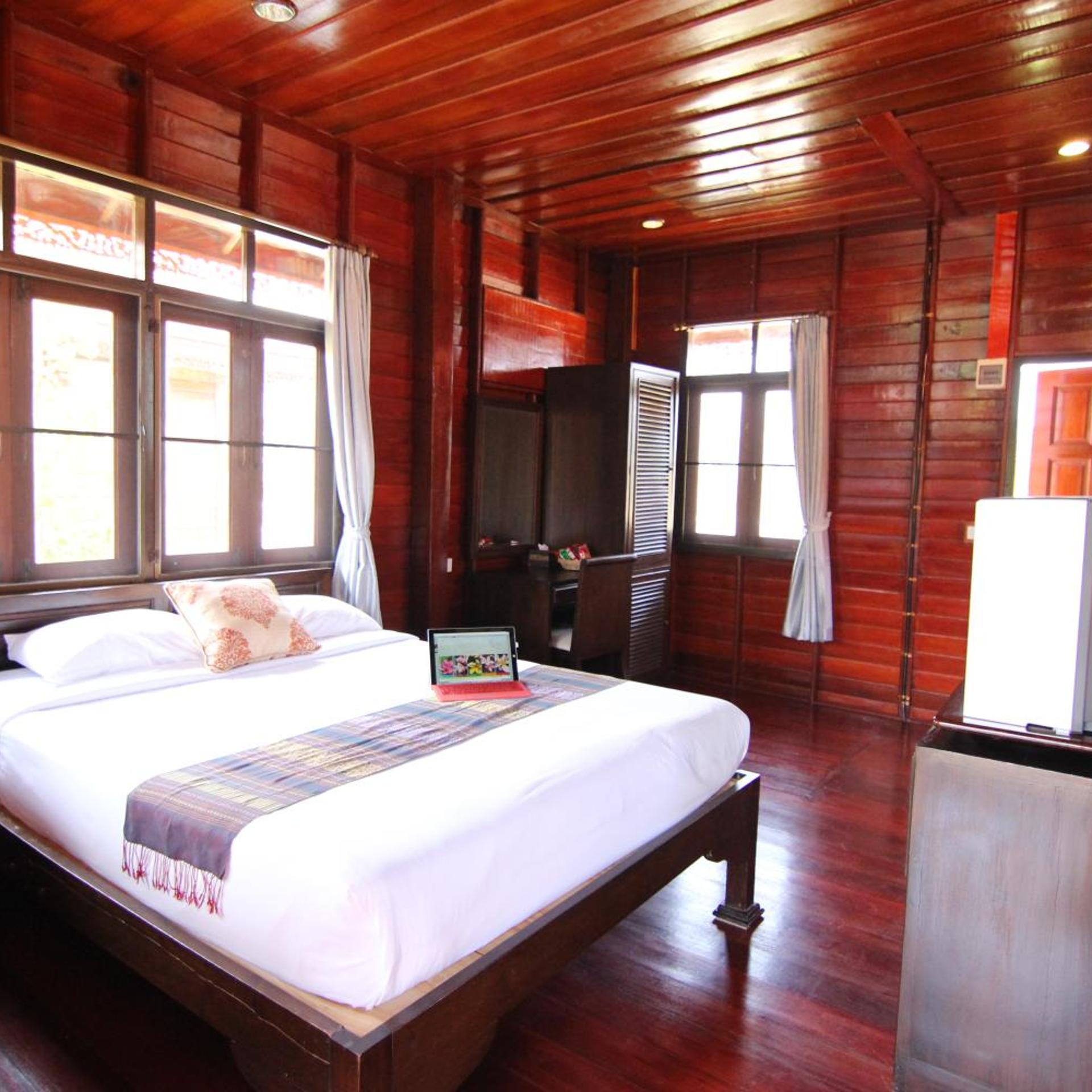 Thai, House
