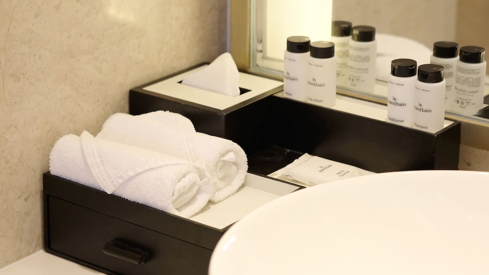 Sheraton Grand Danang Beach Resort and Spa 22/47
