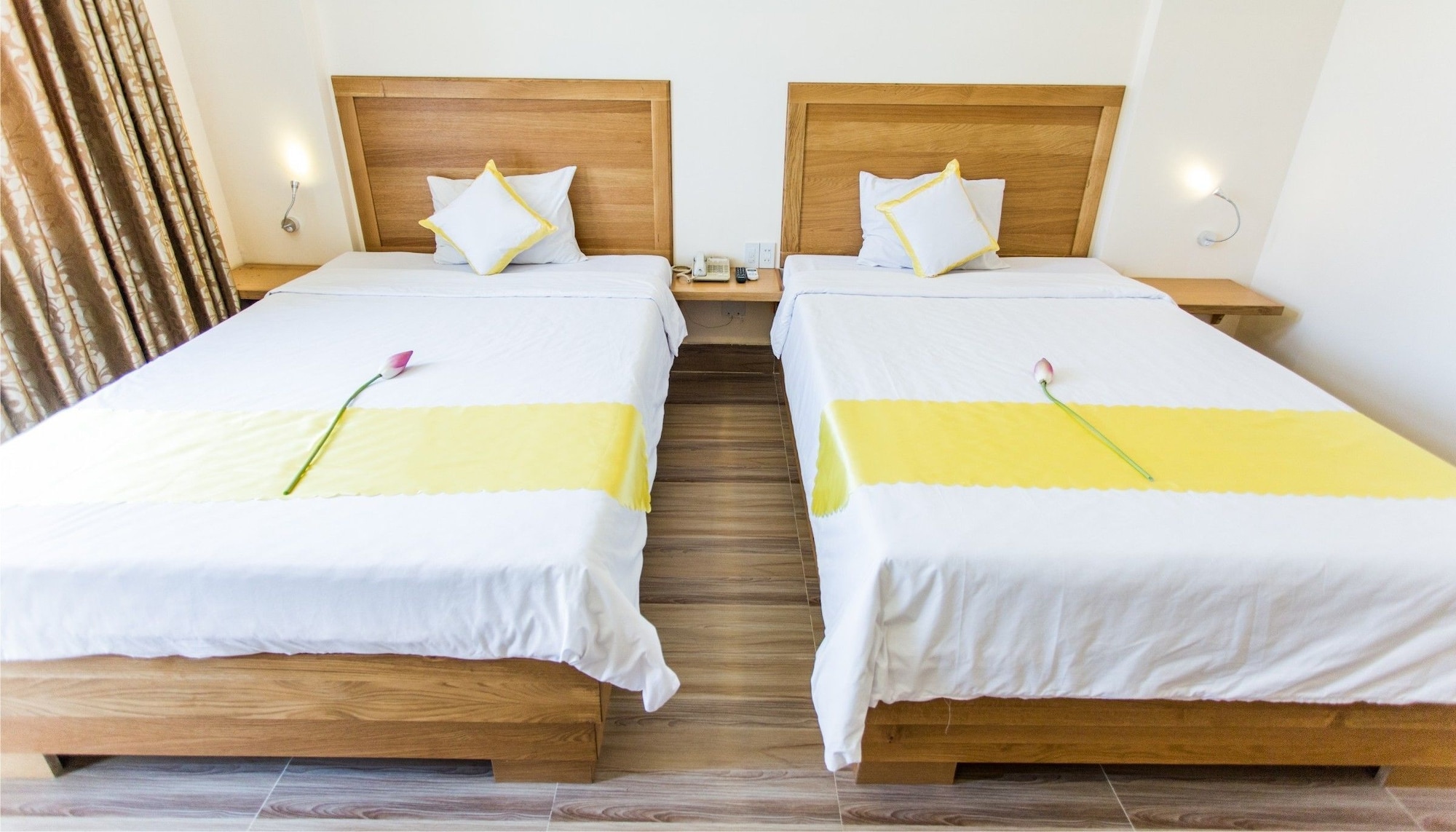 DELUXE, DOUBLE BED