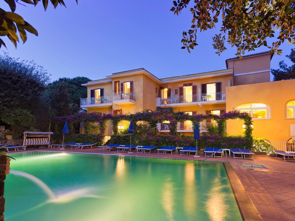 Hotel Cleopatra 16/24