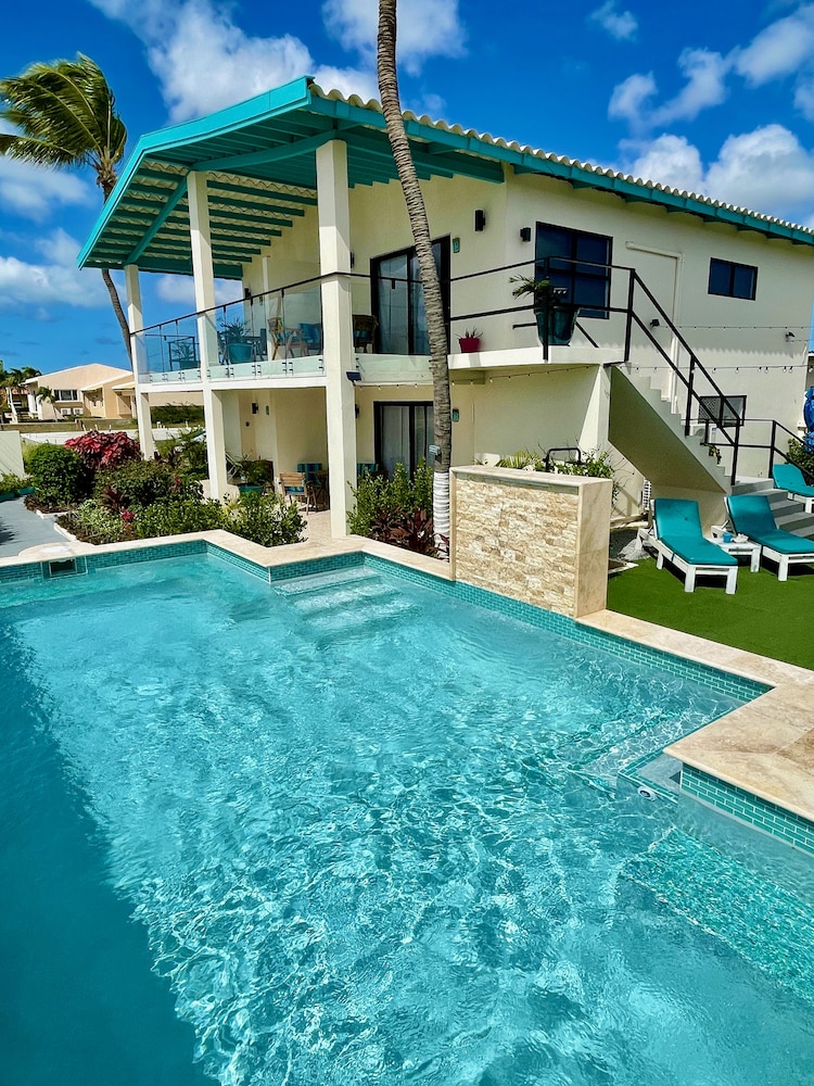 The Vistalmar Ocean View Apartments 45/50