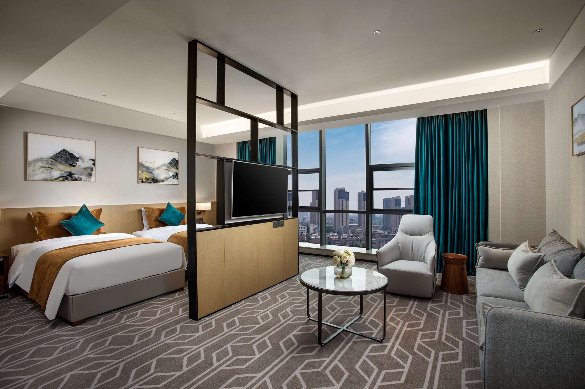 Club, Twin Beds