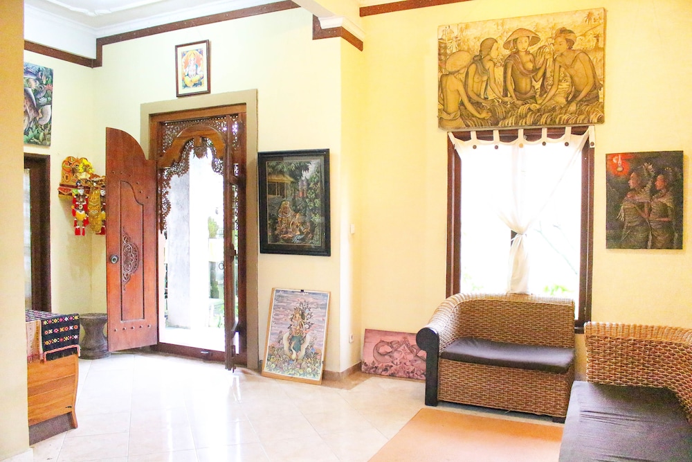Dukuh Village Homestay & Villas 48/72