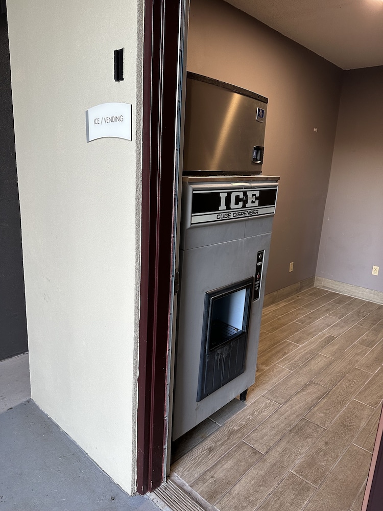Quality Inn Ashland, KY 42/66