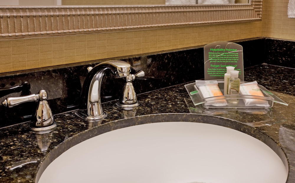 Holiday Inn Hotel And Suites Springfield I 44 63/77