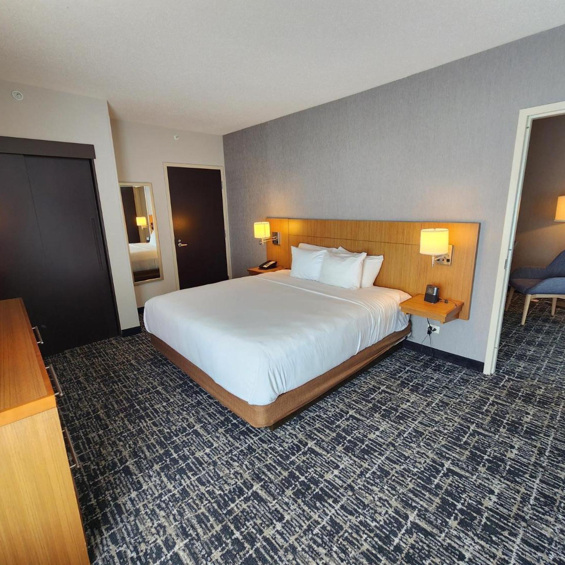 1 Bedroom, Suite, King Bed, Sofa