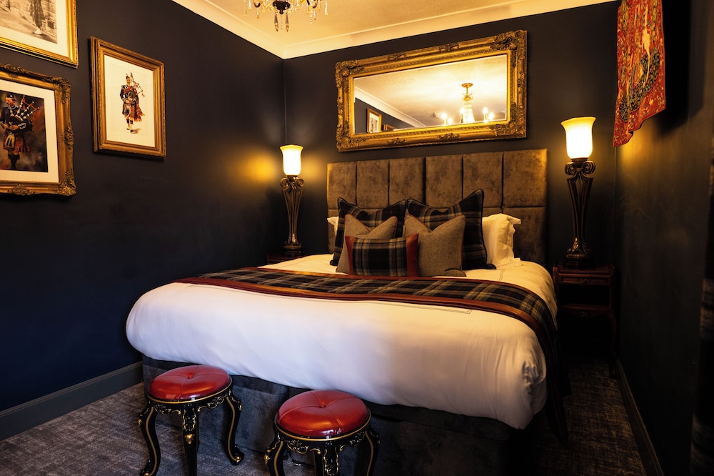 Abbotsford Hotel 16/50