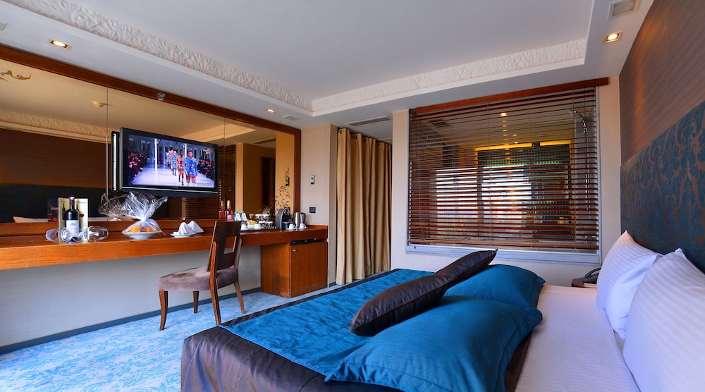 Pera Tulip Hotel 25/65