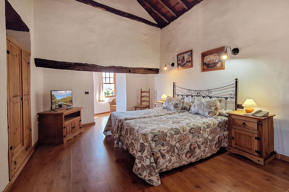 Bentor Rural Hotel 12/50