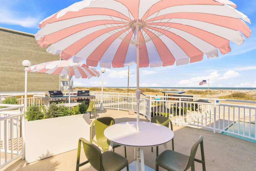 Coliseum Ocean Resort 53/64
