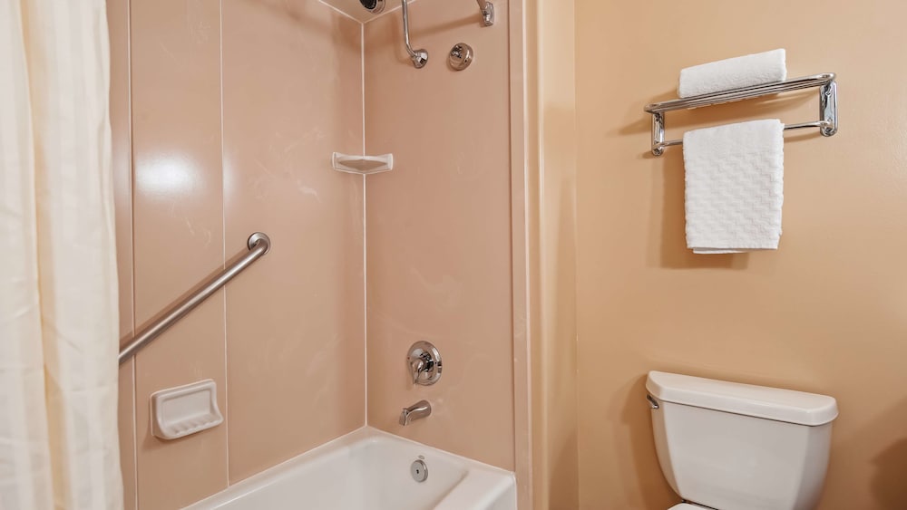 Best Western Plus Capitola By the Sea Inn Suites 23/55