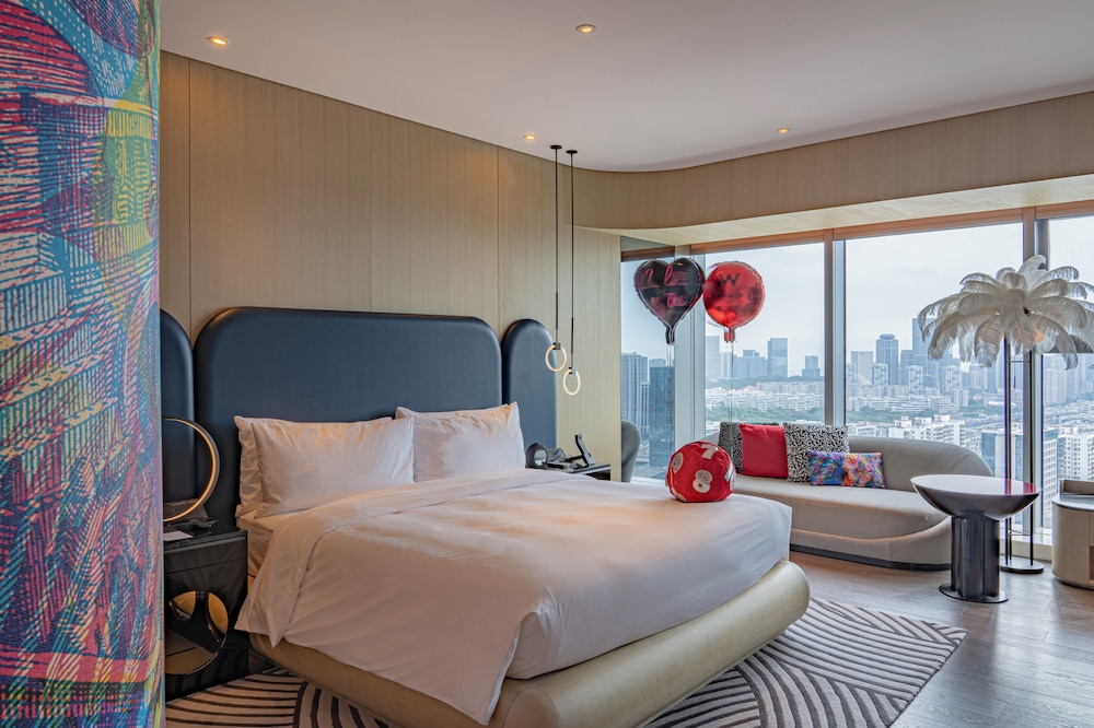 Spectacular, King Bed, Partial Ocean View