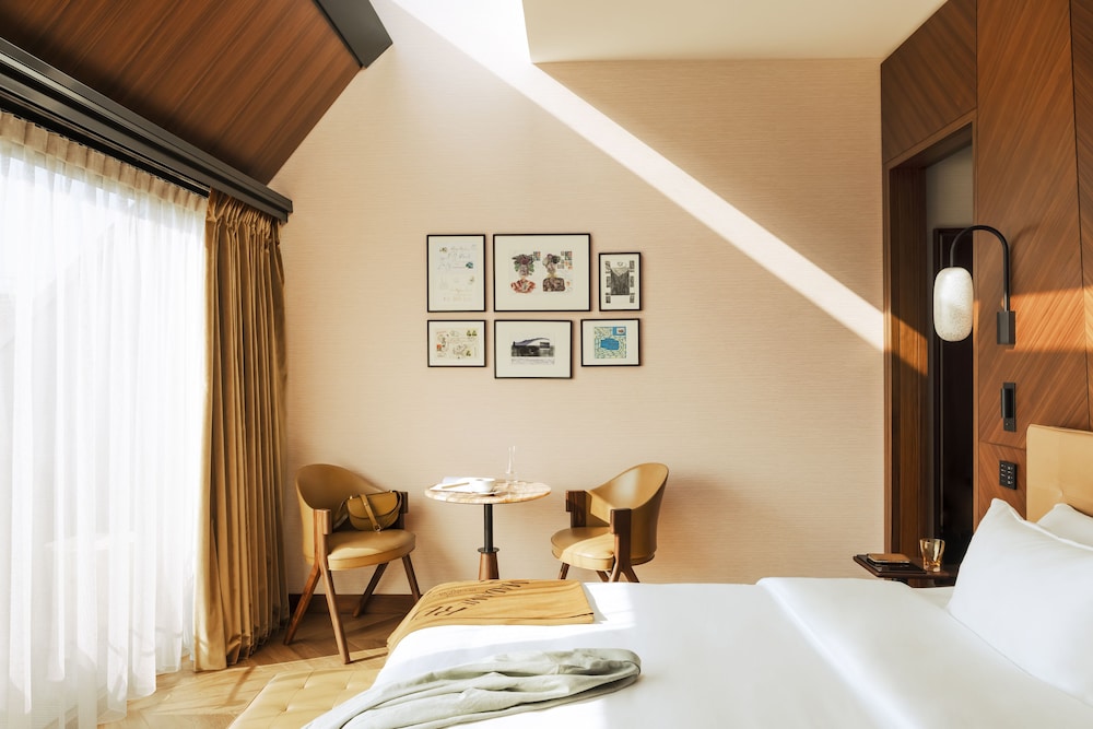 TOITS DE PARIS, DELUXE, WITH VIEW