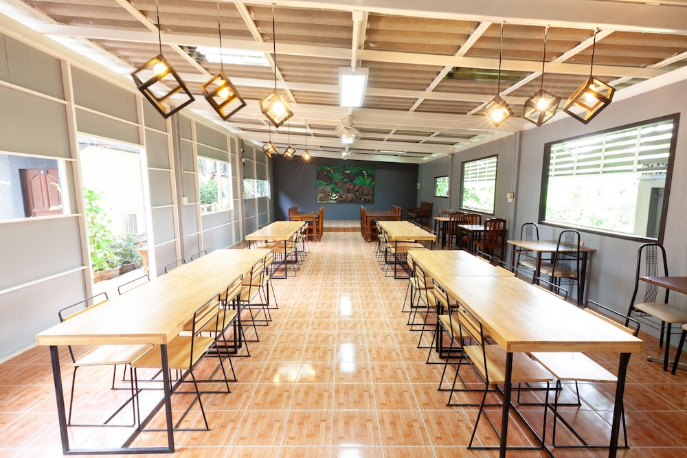 Golden House Hotel Sakaeo 35/50