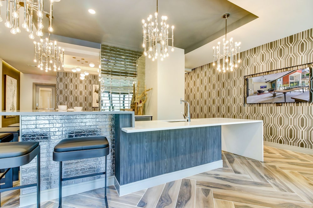 Sentral East Austin 1614 8/56