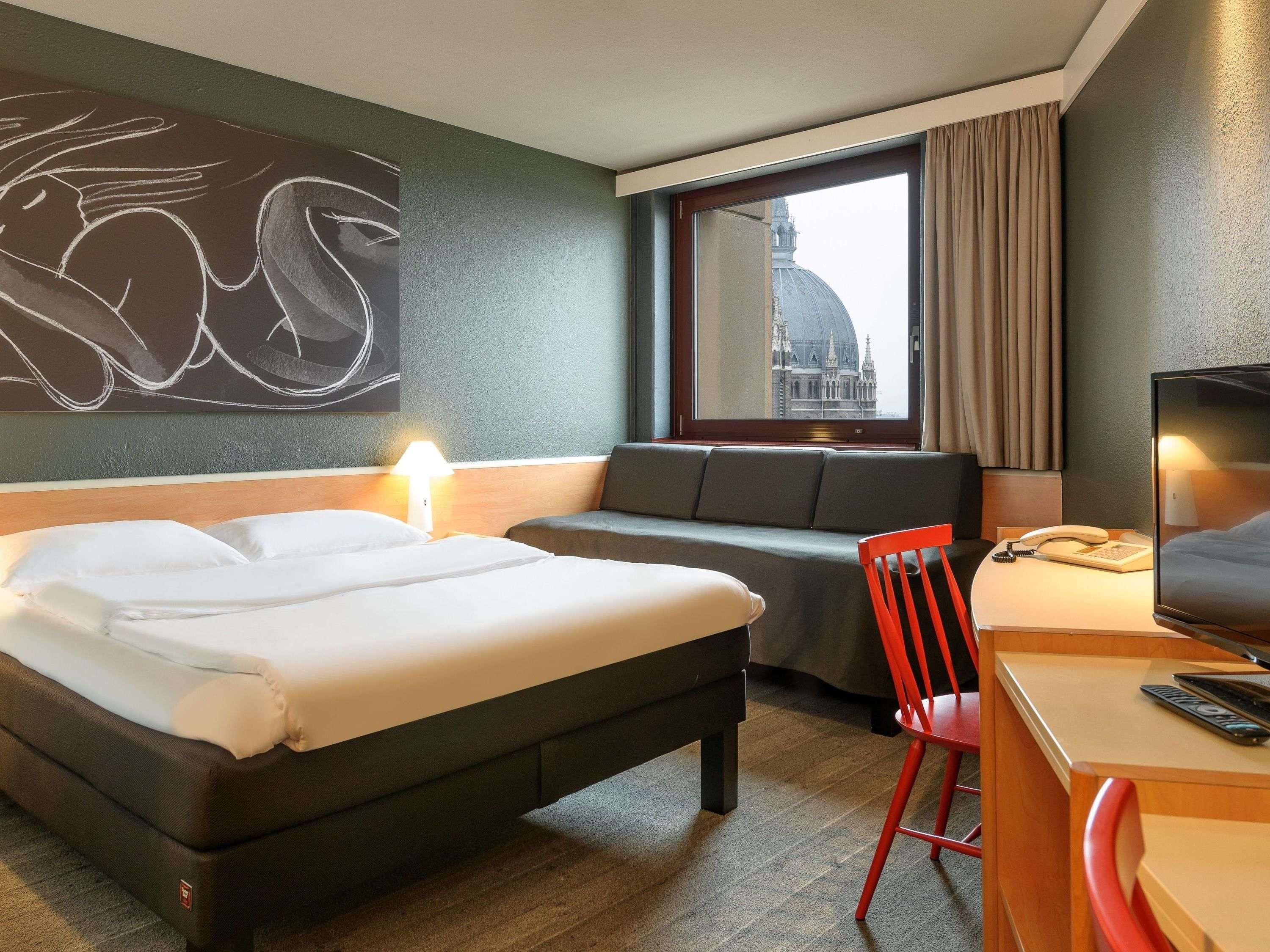 STANDARD, 1 DOUBLE AND 1 SINGLE BED