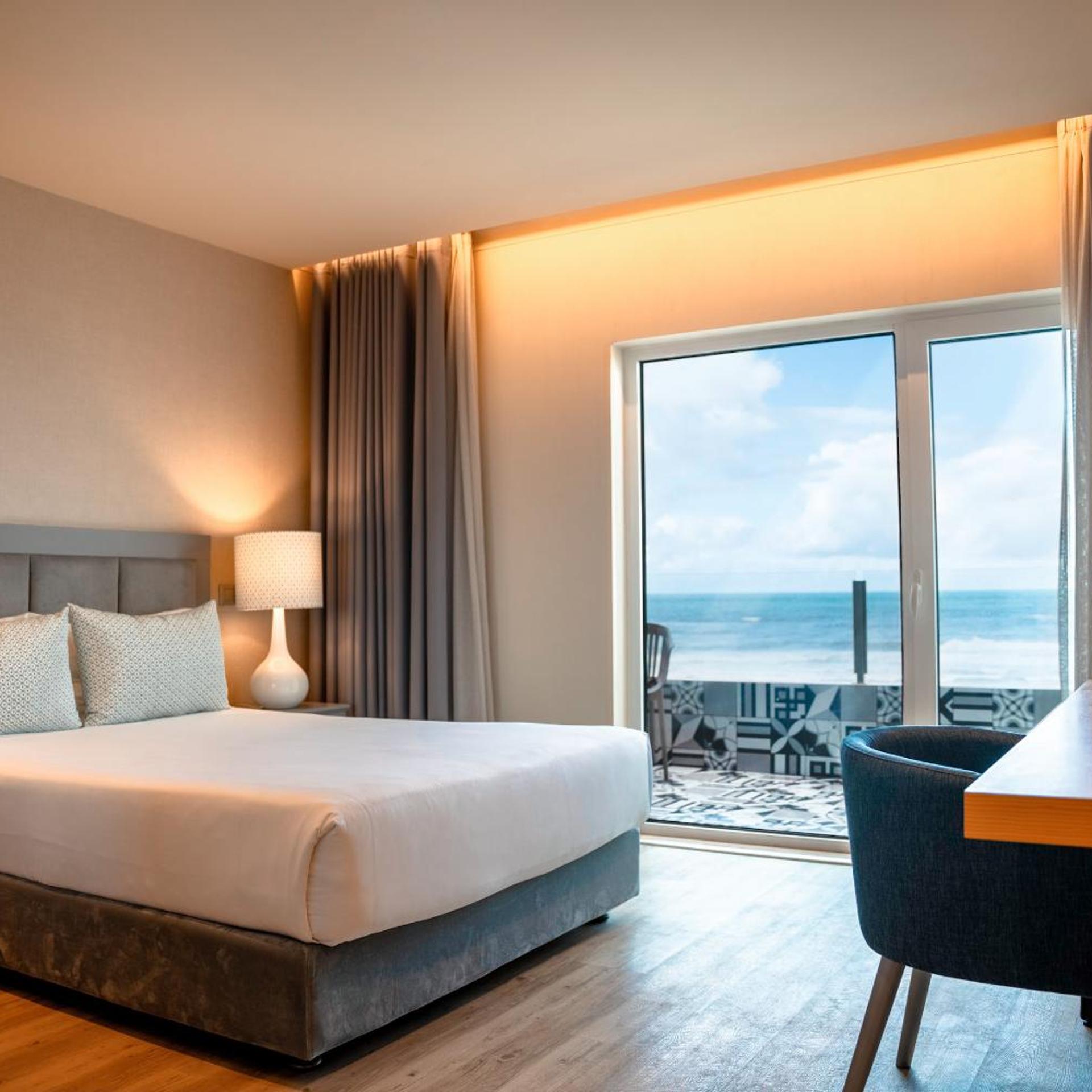 Room, Double or Twin Bed, Sea Front