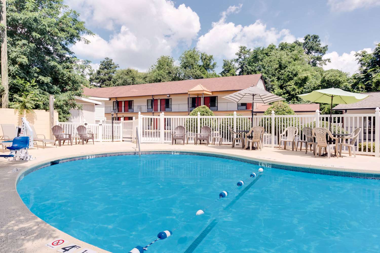 Americas Best Value Inn Aiken 3/8