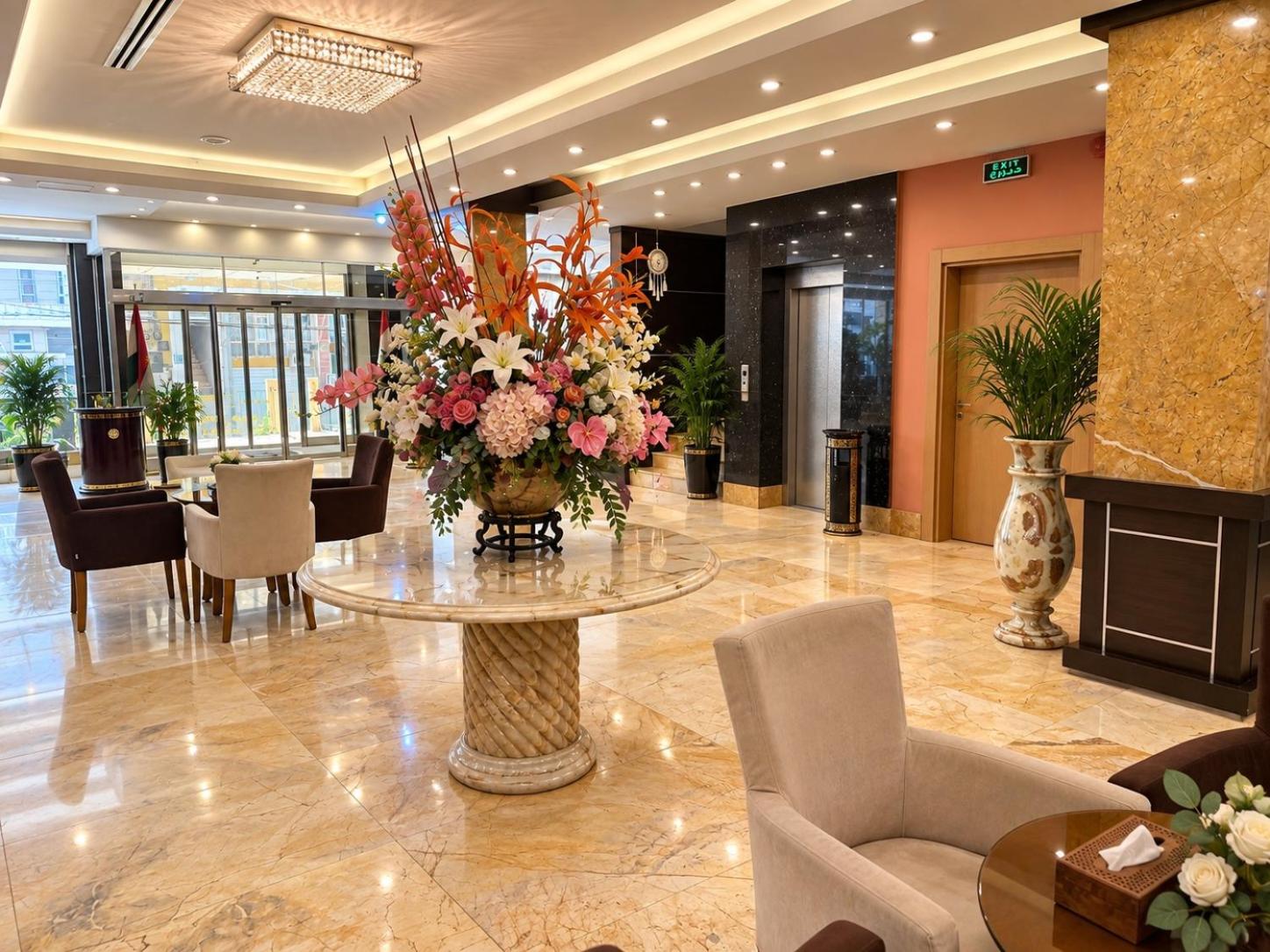 Grand Palace Hotel 55/71