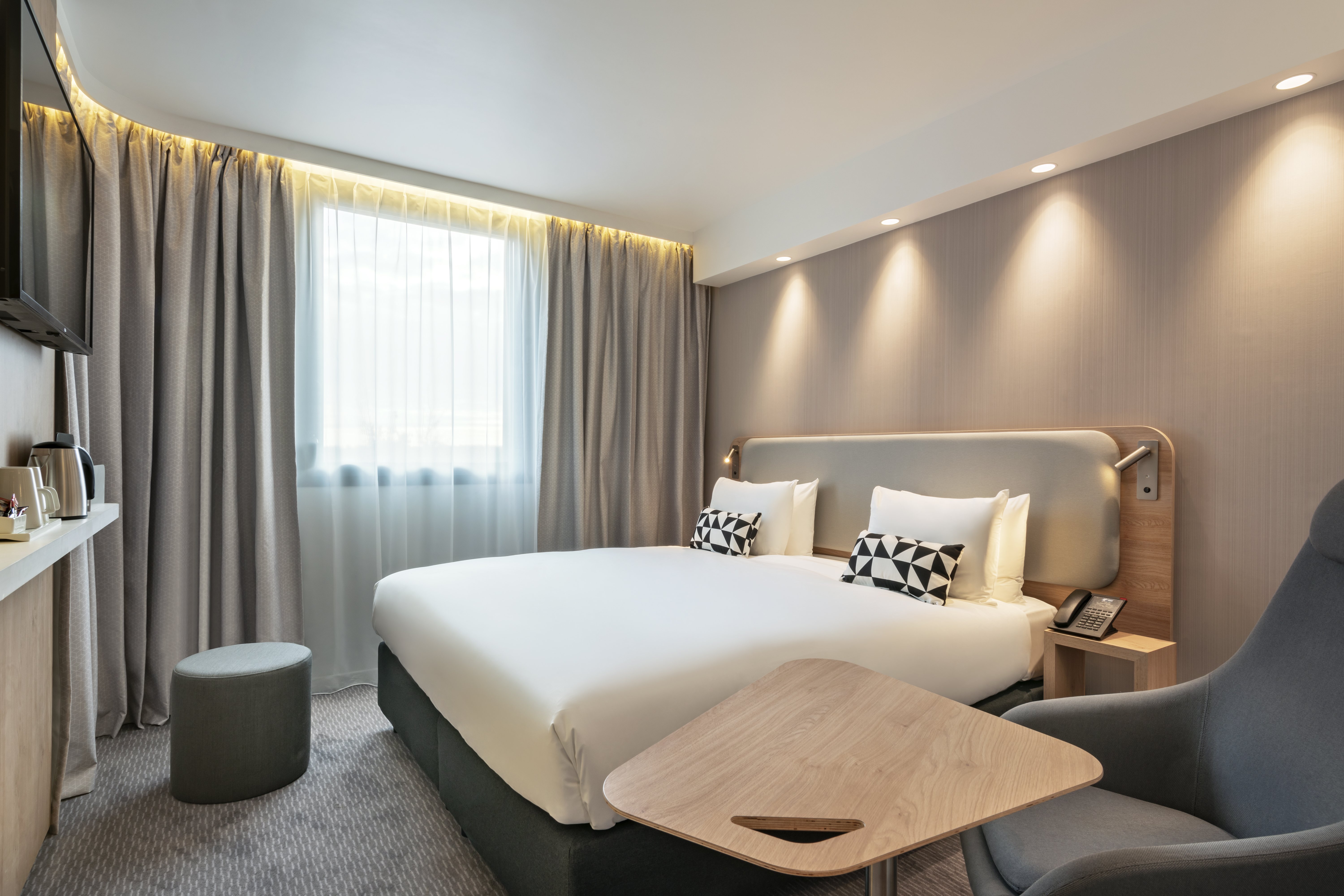 Room at Holiday Inn Express Marne la Vallee Val d Europe an IHG Hotel, BAILLY-ROMAINVILLIERS