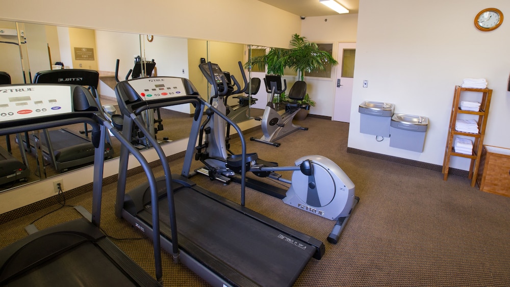 Candlewood Suites Joplin 18/35