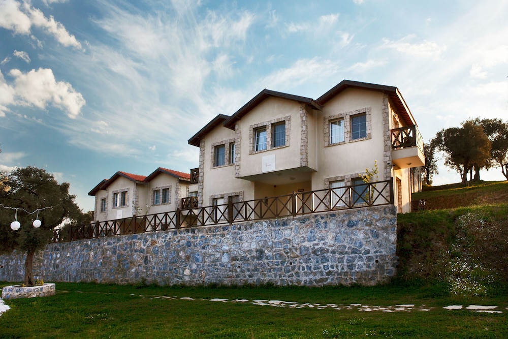 Vinifera Vineyards Hotel 43/50