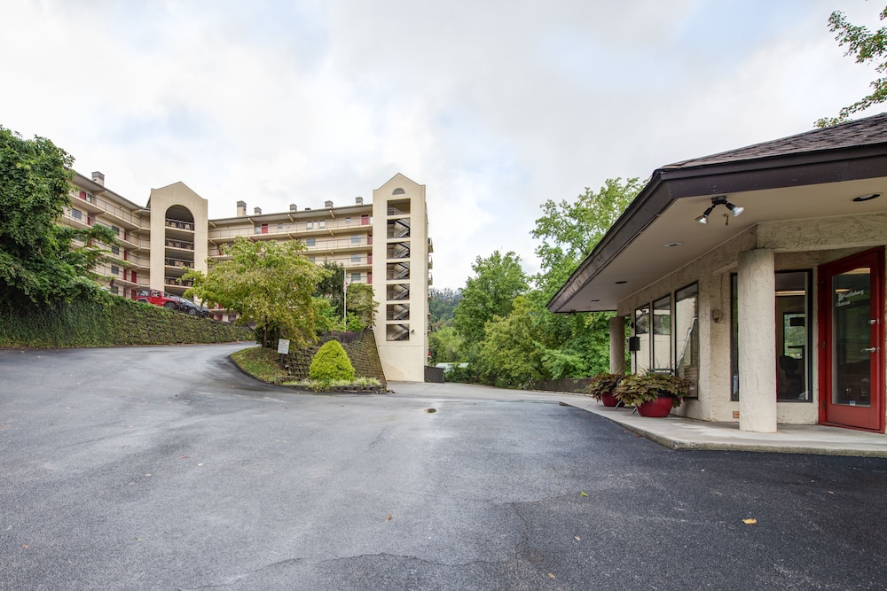 Gatlinburg Chateau Rentals 37/50