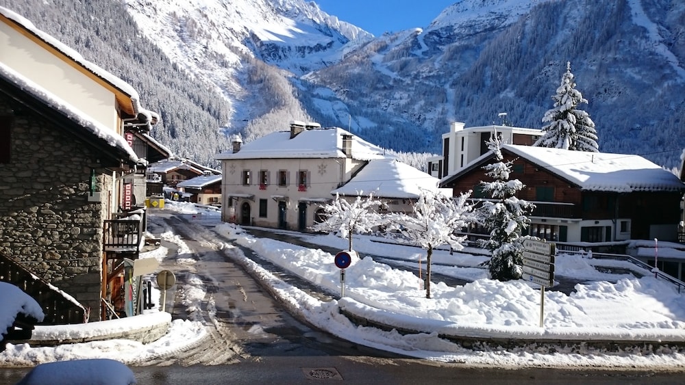 Hotel Le Dahu 30/38