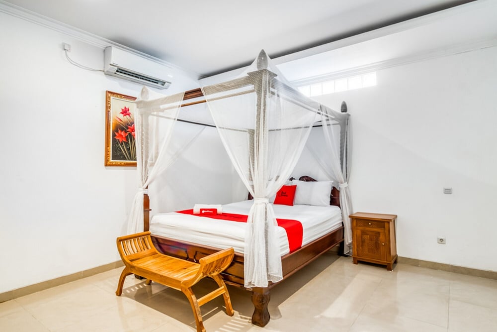 RedDoorz Plus near Lempuyangan Station 4 18/42