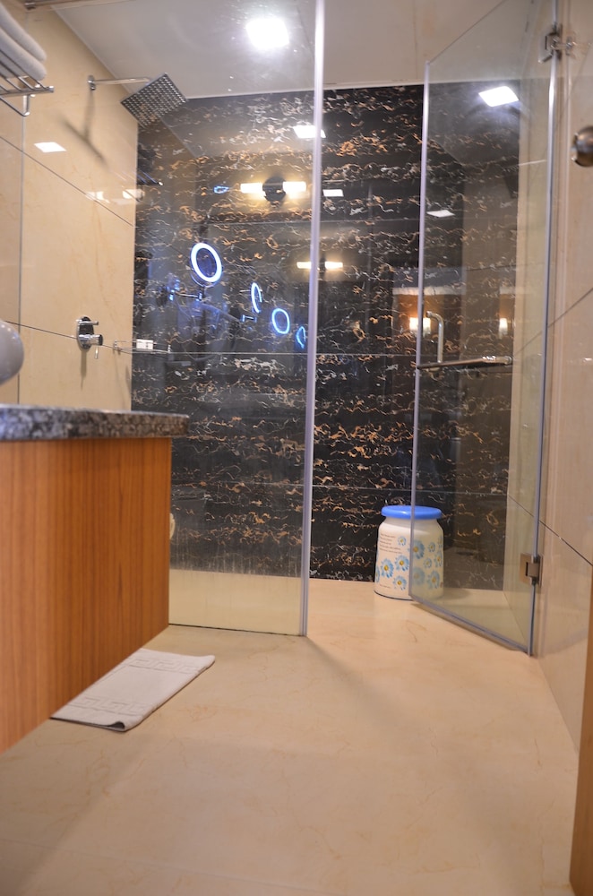 QUALITY INN SABARI RESORT 11/67