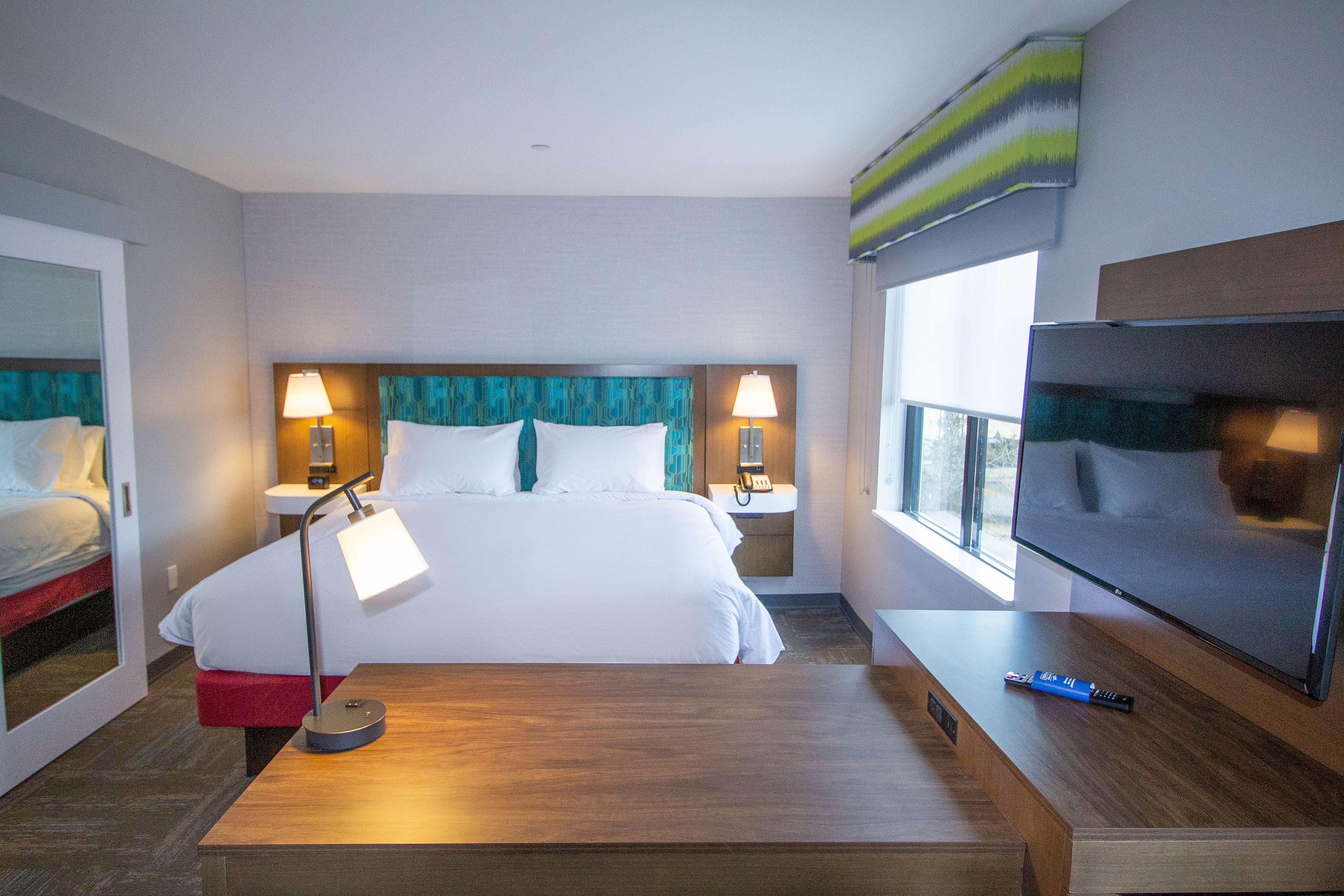 Studio, Suite, King Bed, Accessible