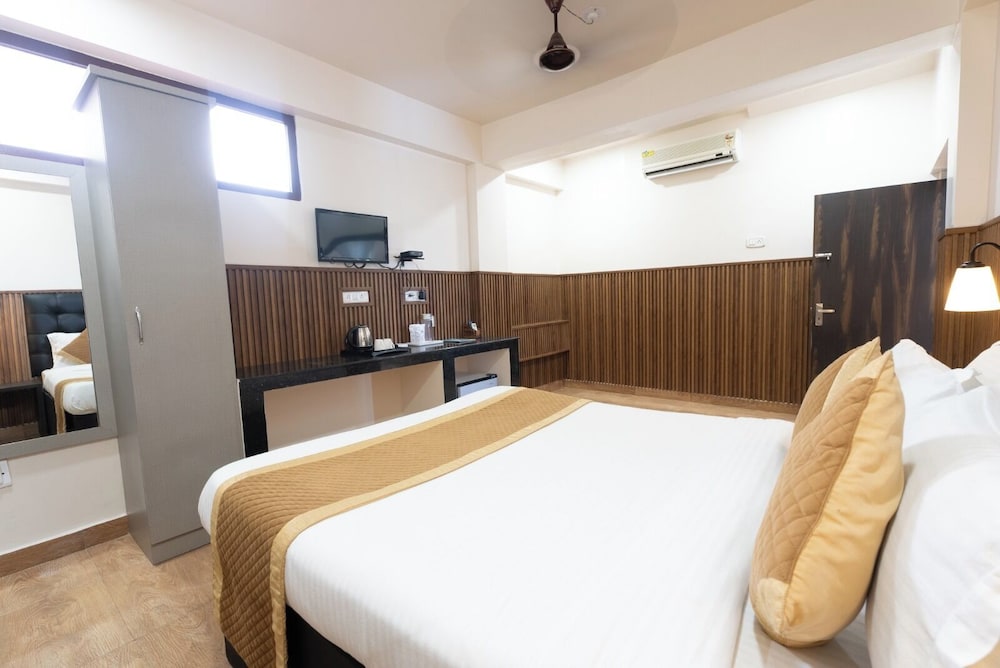 Hotel Mainak 10/36