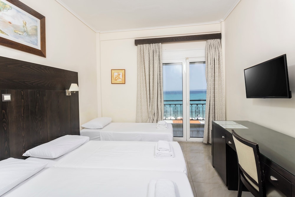 ROOM, TRIPLE, SEA VIEW