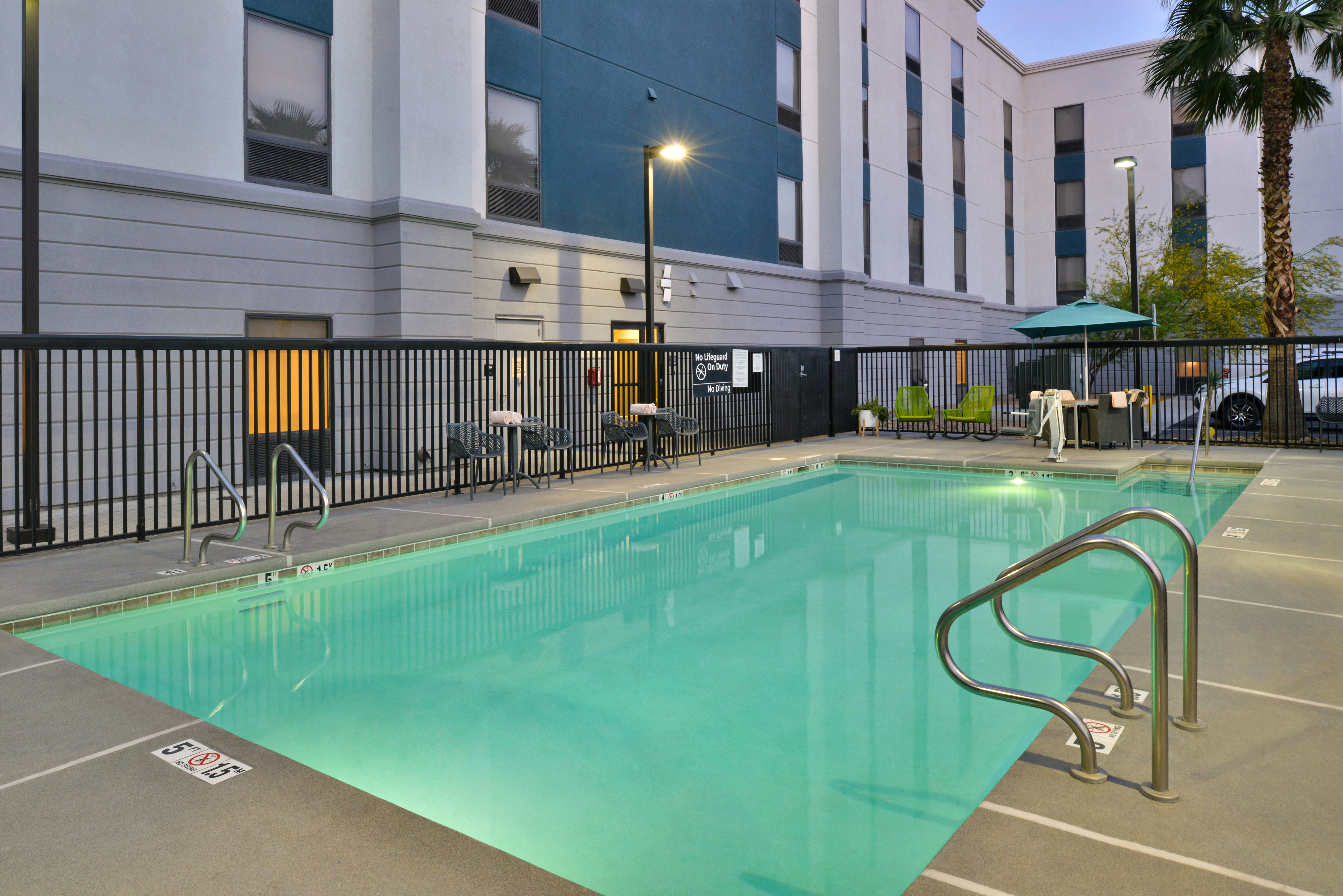 Hampton Inn and Suites Las Vegas Airport 66/66
