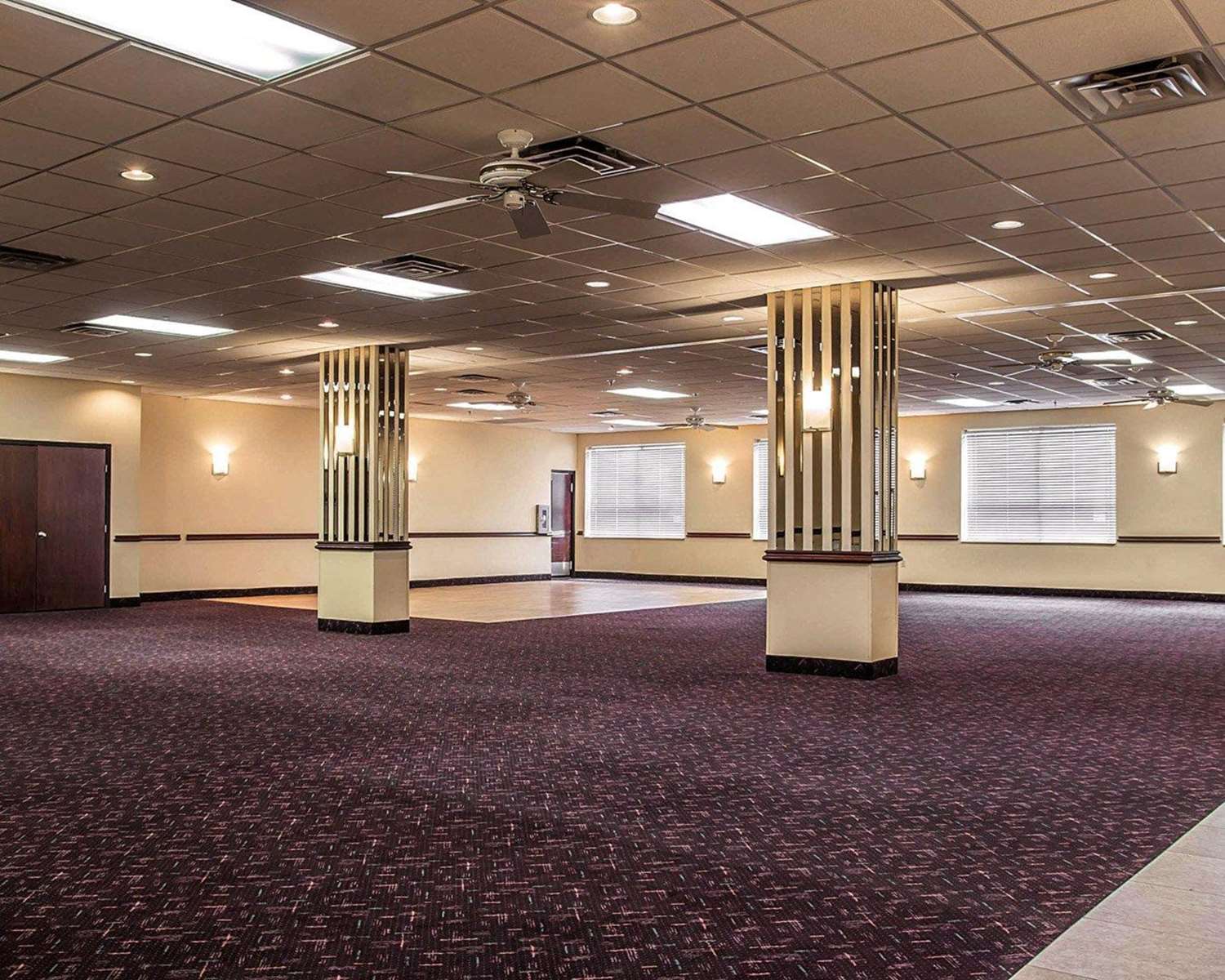 American Inn & Suites Waterford 2/13