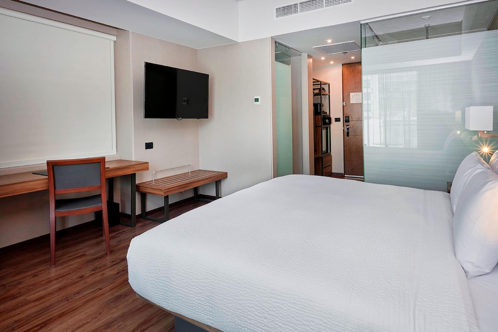 AC by Marriott Mexico Santa Fe 6/48
