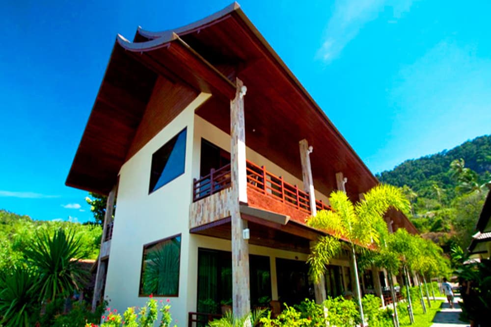 Star Light Resort 3/30