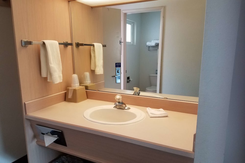 Motel6 Pendleton, OR - West 26/44
