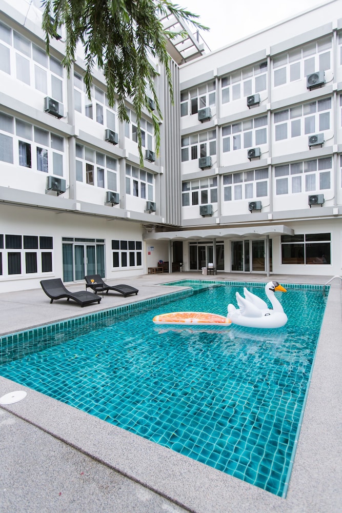 At the Train Hotel Ex Oasis Hotel Chiangmai 22/25
