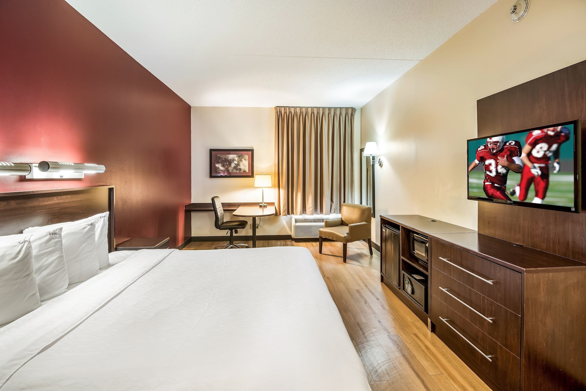 SUITE, KING BED