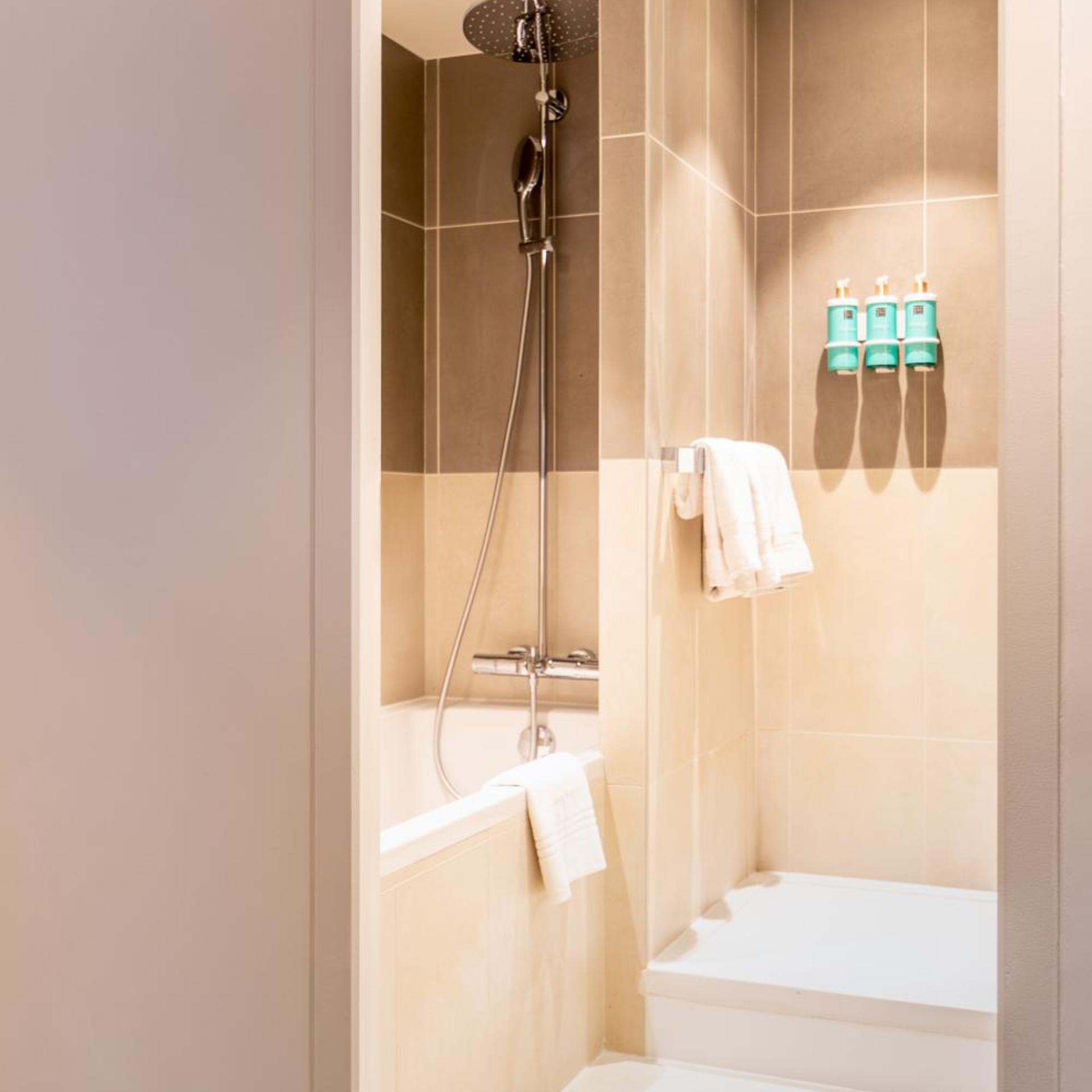 جناح عائلي بسرير مزدوج مع أريكة، Novotel Paris Orly Rungis 9/10