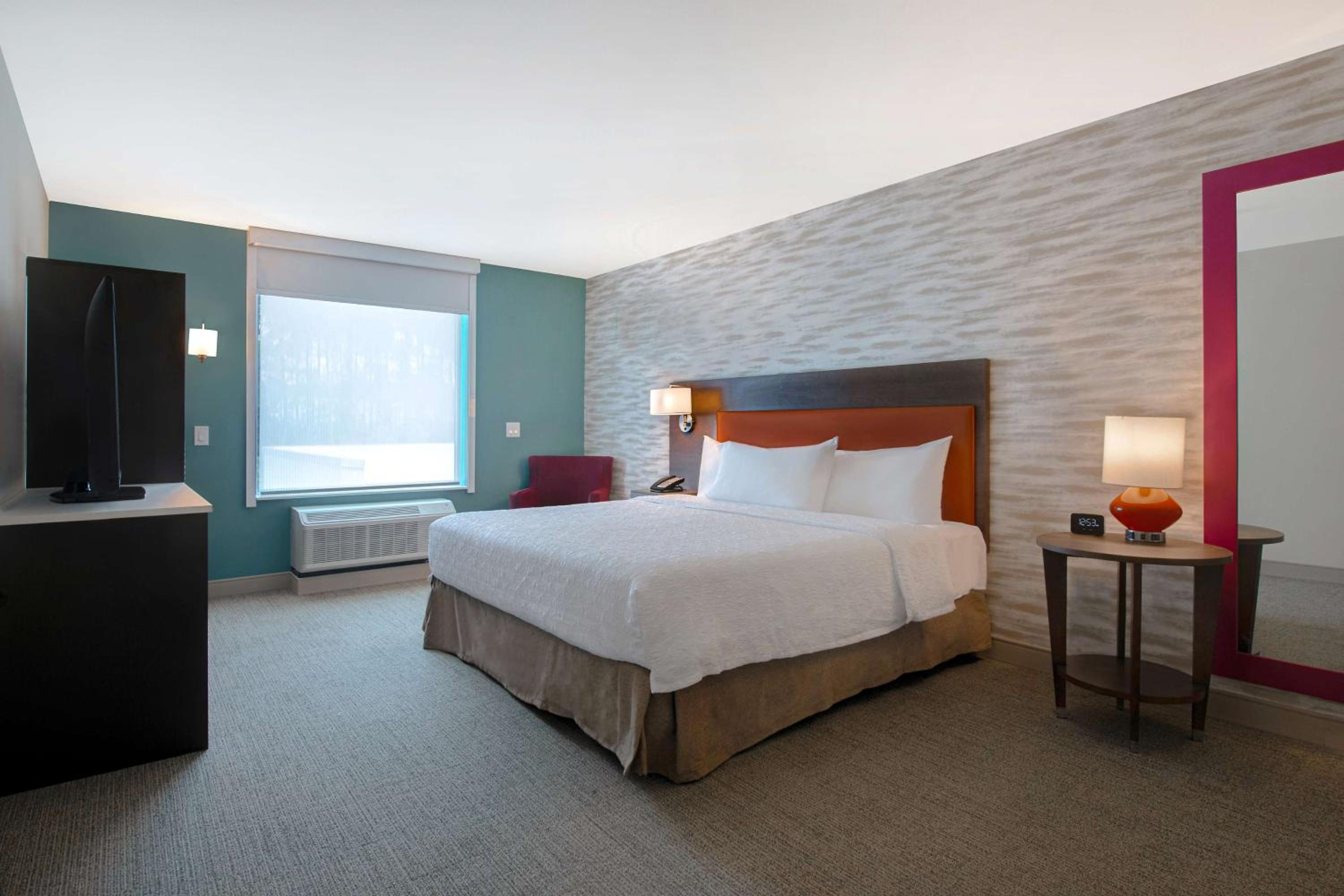 1 BEDROOM, SUITE, KING BED