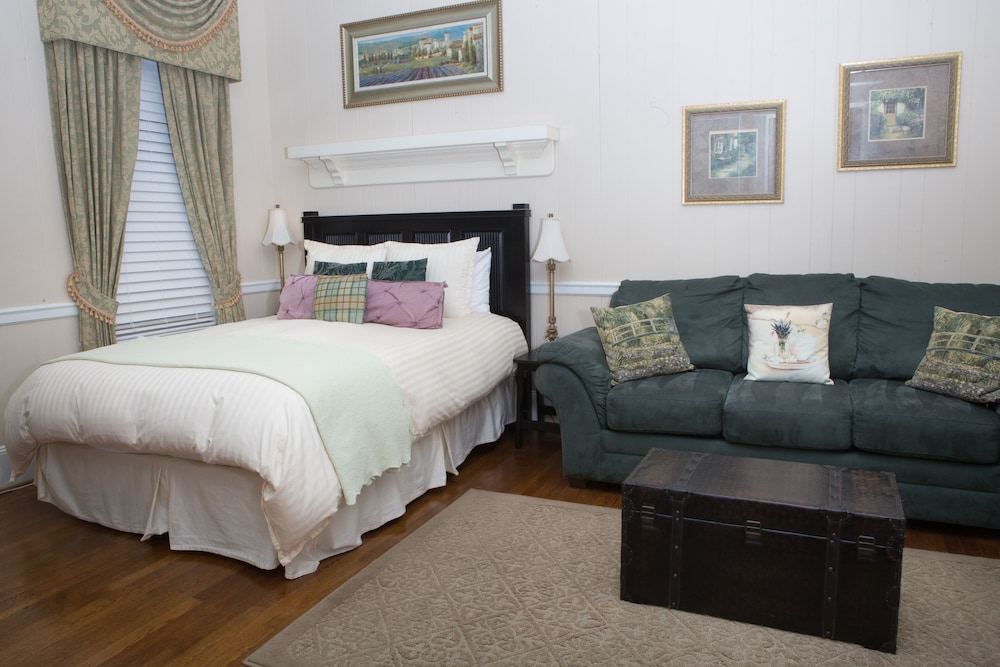 Burke Manor Inn & Pavilion 10/49