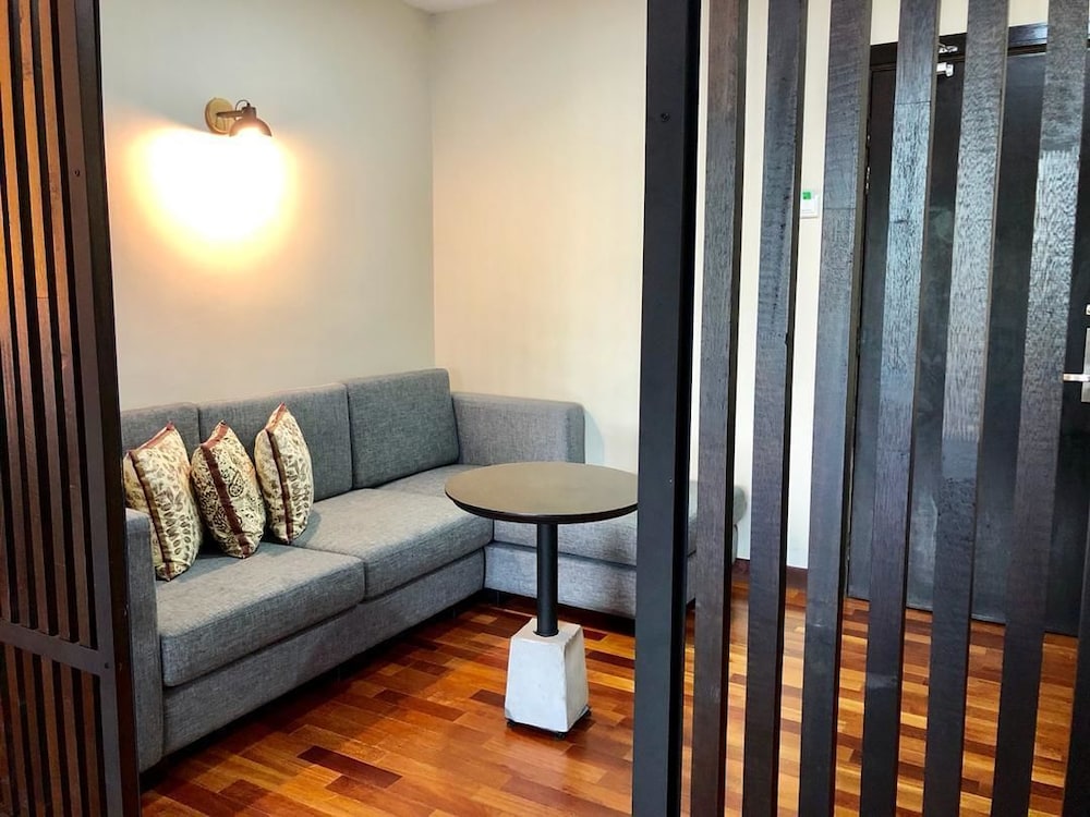 VI Boutique Hotel 32/36